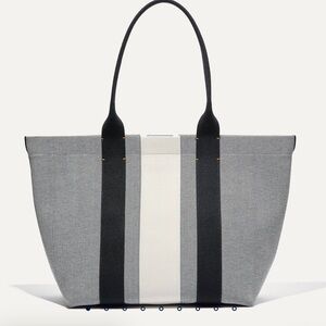 Rothy’s essential tote with zipper